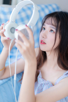 b站晚上一个人看
